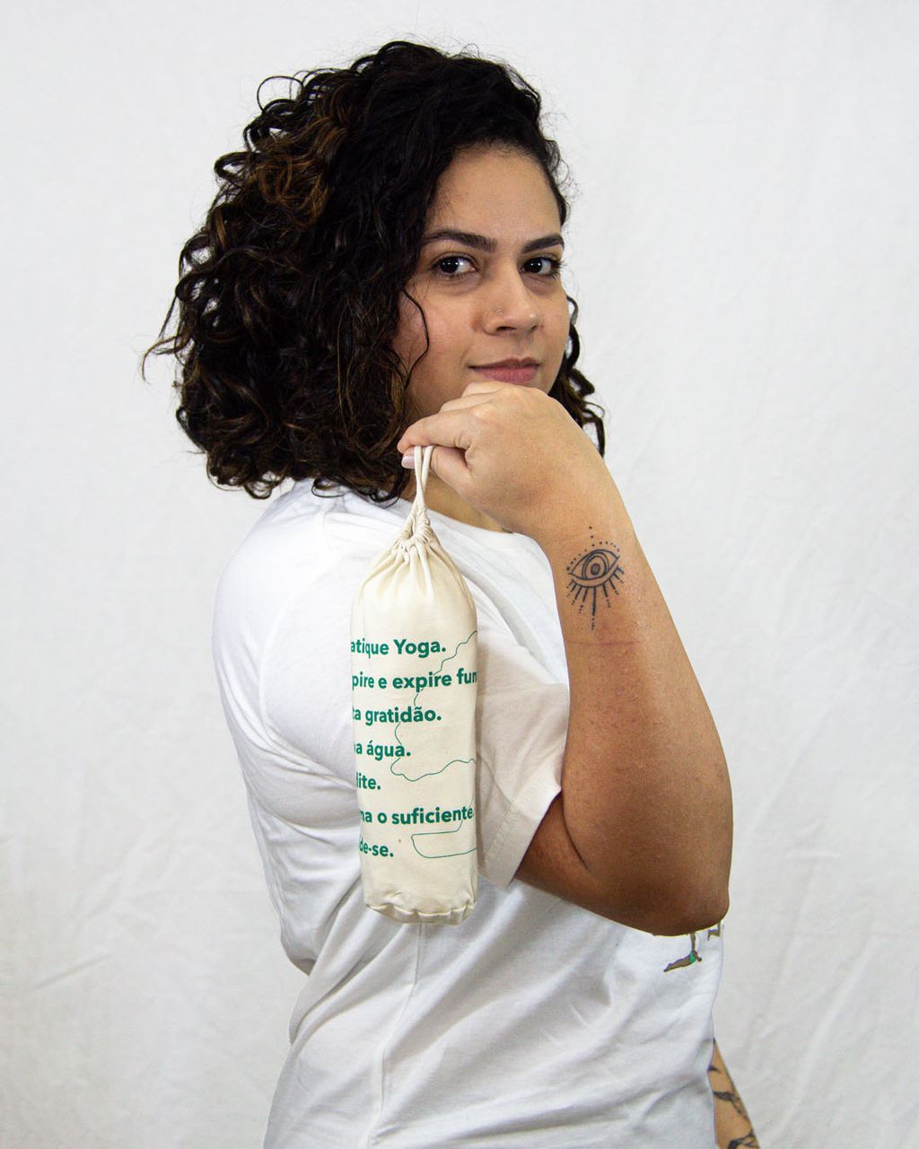 Arimo Code Camiseta Saudação ao Sol
