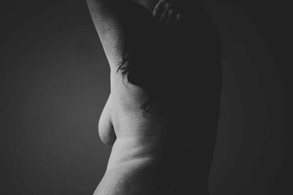Imagem ilustrativa para o texto "Corpos reais: seis características que devemos normalizar em todos os corpos" do blog da Arimo.